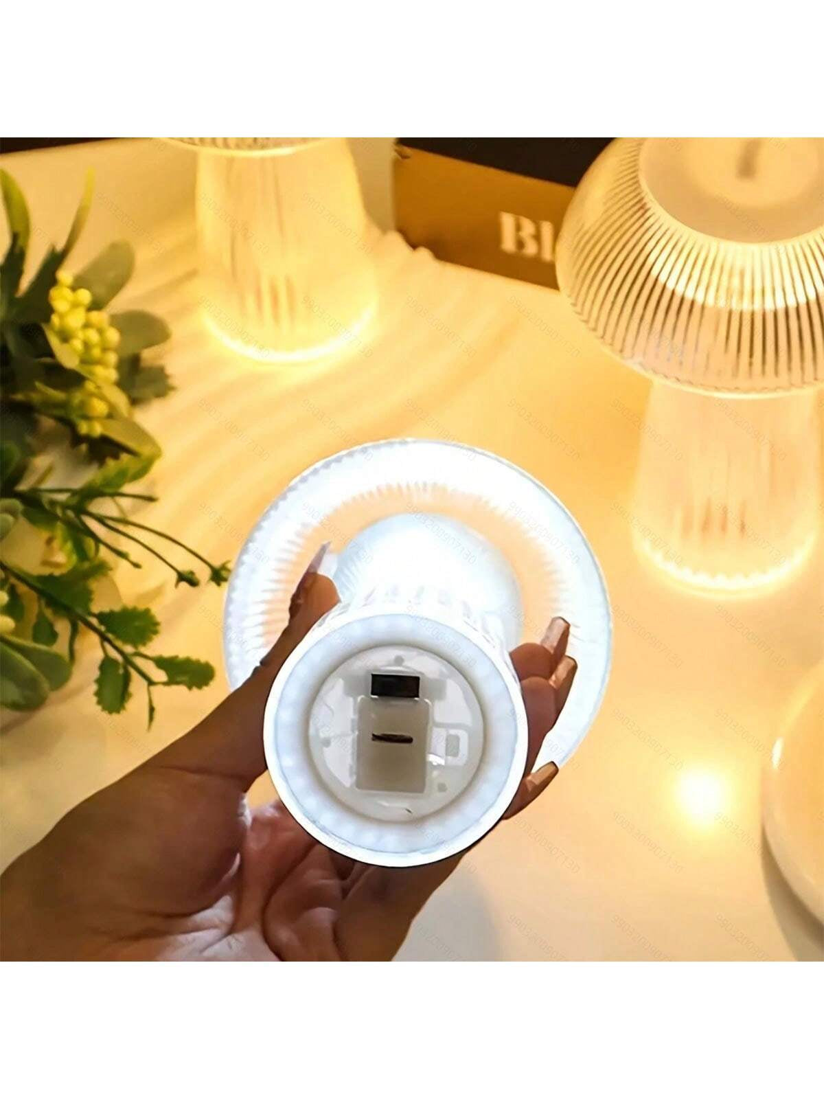 Creative Mushroom Atmosphere Lamp Electronic Jellyfish Table Lamp Decoration Atmosphere Table Lamp